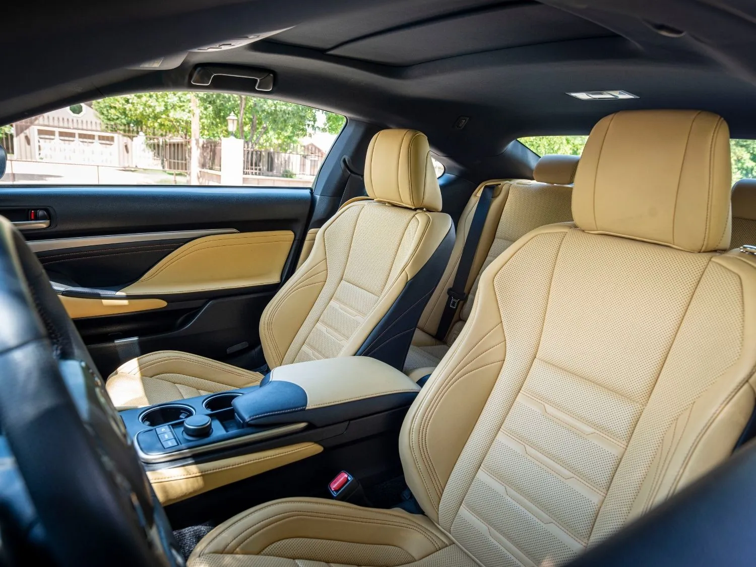 Professional Cabs Driver chauffeur ready for a wedding journey